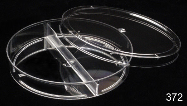 Picture of Phoenix Star™Dish 100 x 15 mm Sterile Semi-Stackable Two-Section Petri Dishes